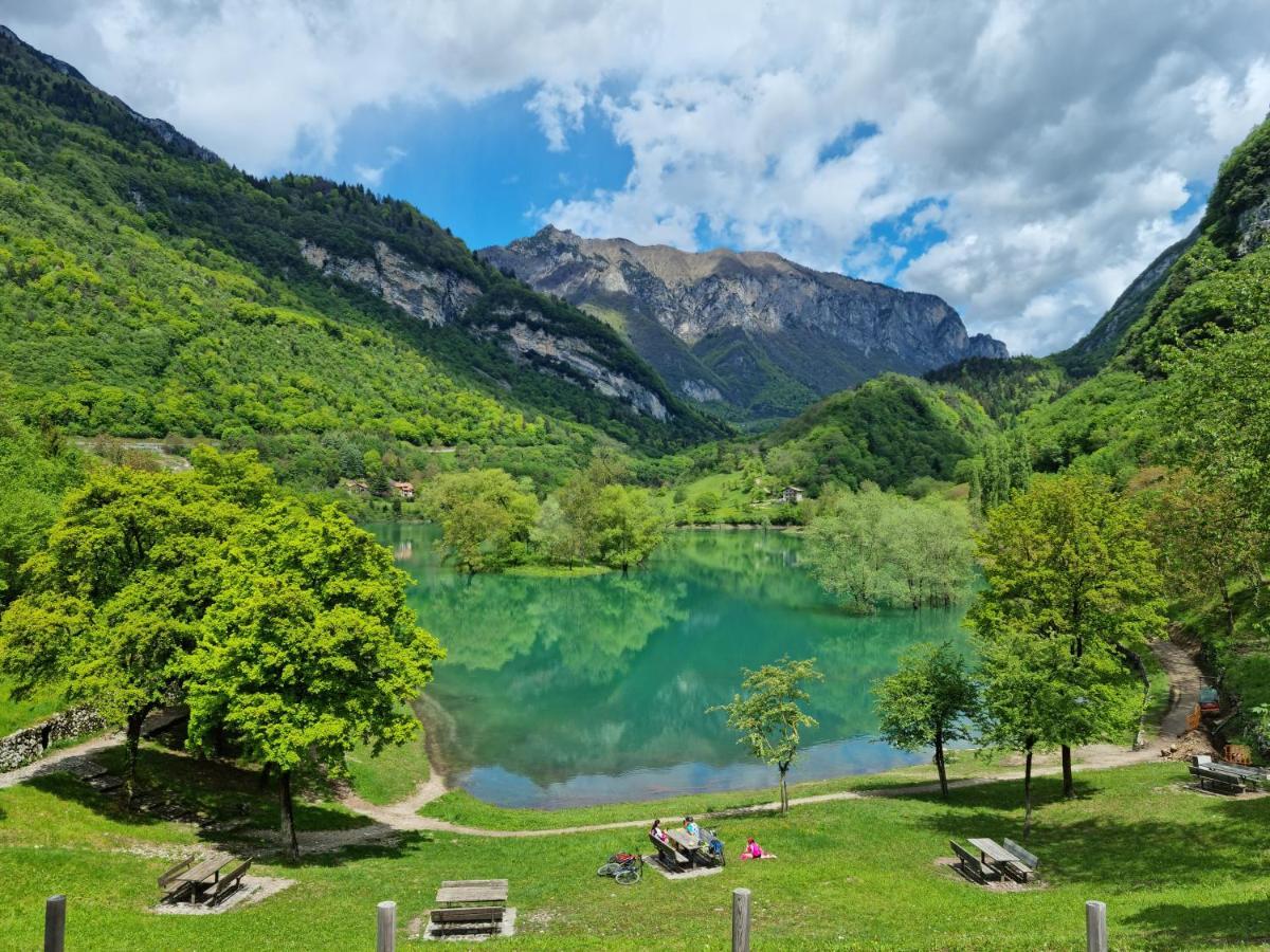 Tenno Appartamenti Garda Lake Bagian luar foto