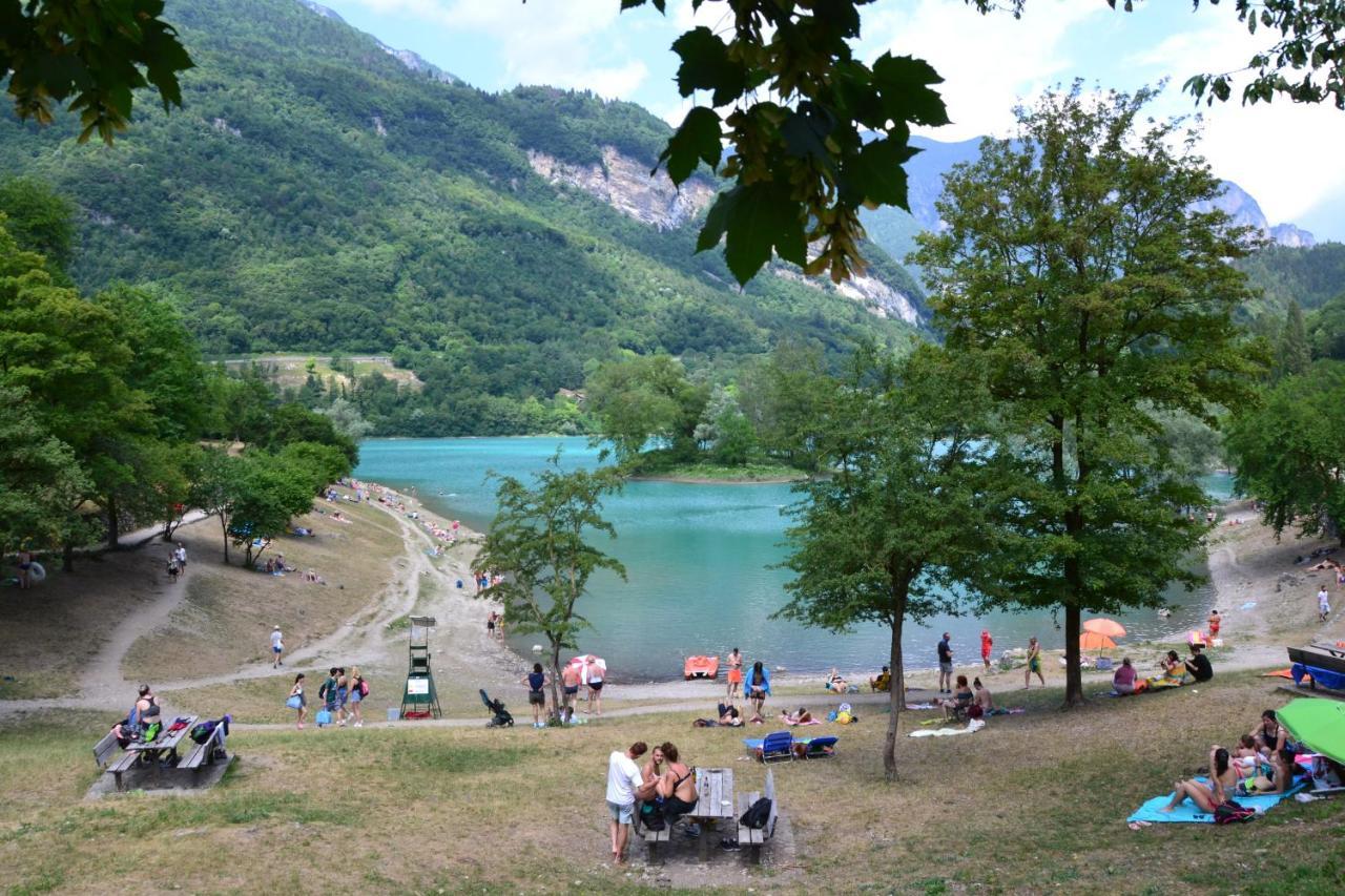 Tenno Appartamenti Garda Lake Bagian luar foto