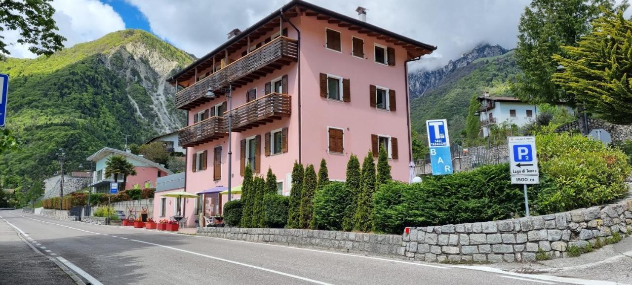 Tenno Appartamenti Garda Lake Bagian luar foto